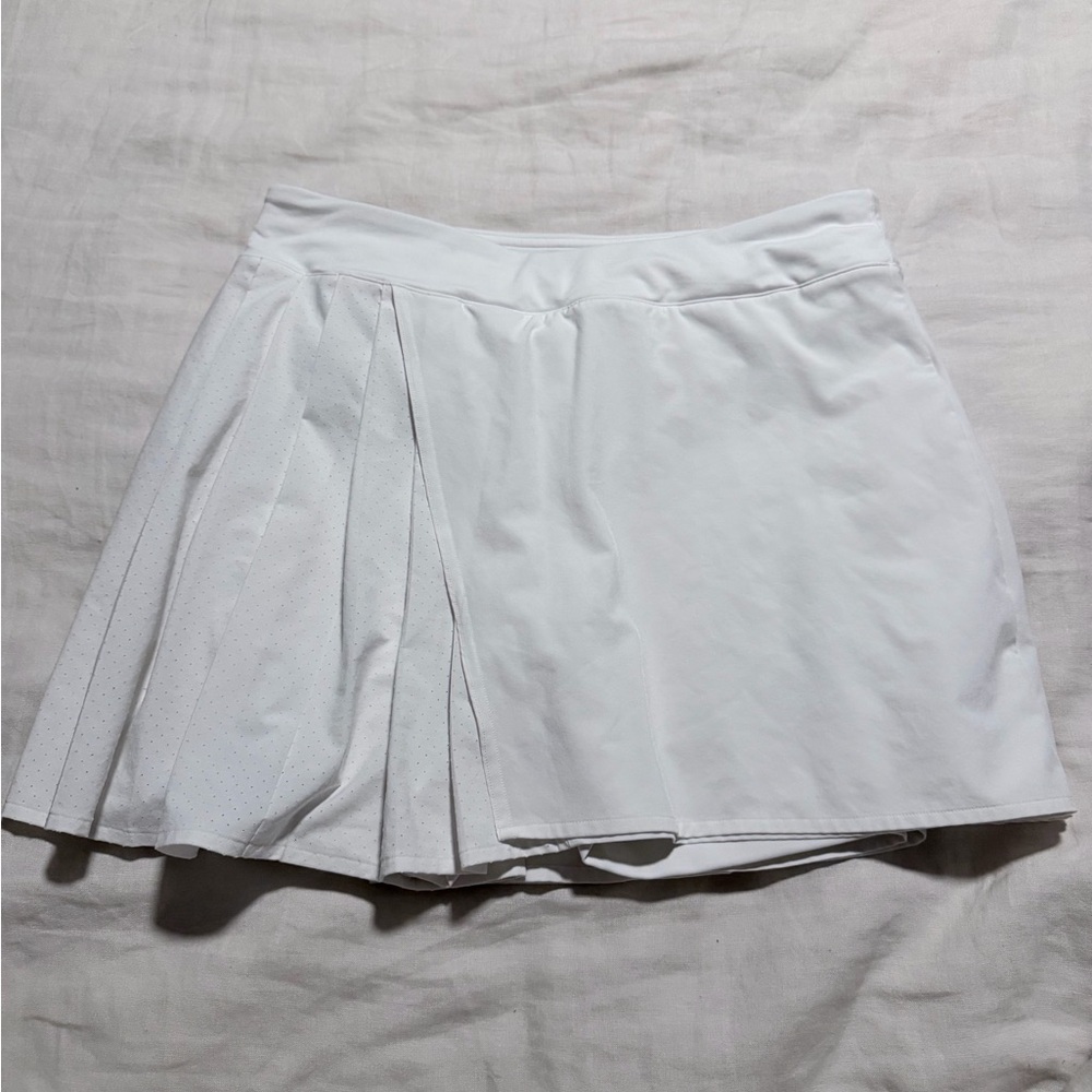 Lululemon pleated white Skirt